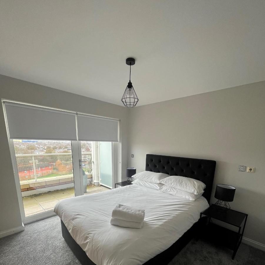 Century Wharf Apartments By Urban Space Cardiff Exteriör bild
