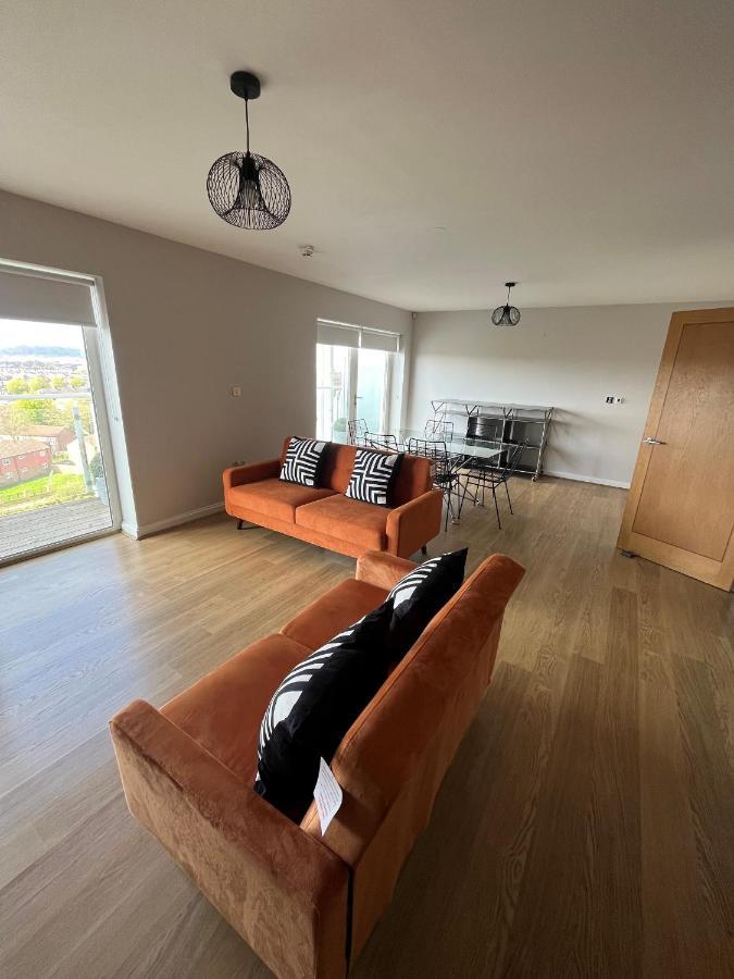 Century Wharf Apartments By Urban Space Cardiff Exteriör bild