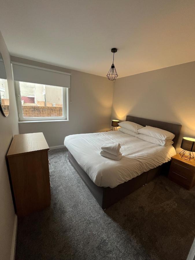 Century Wharf Apartments By Urban Space Cardiff Exteriör bild